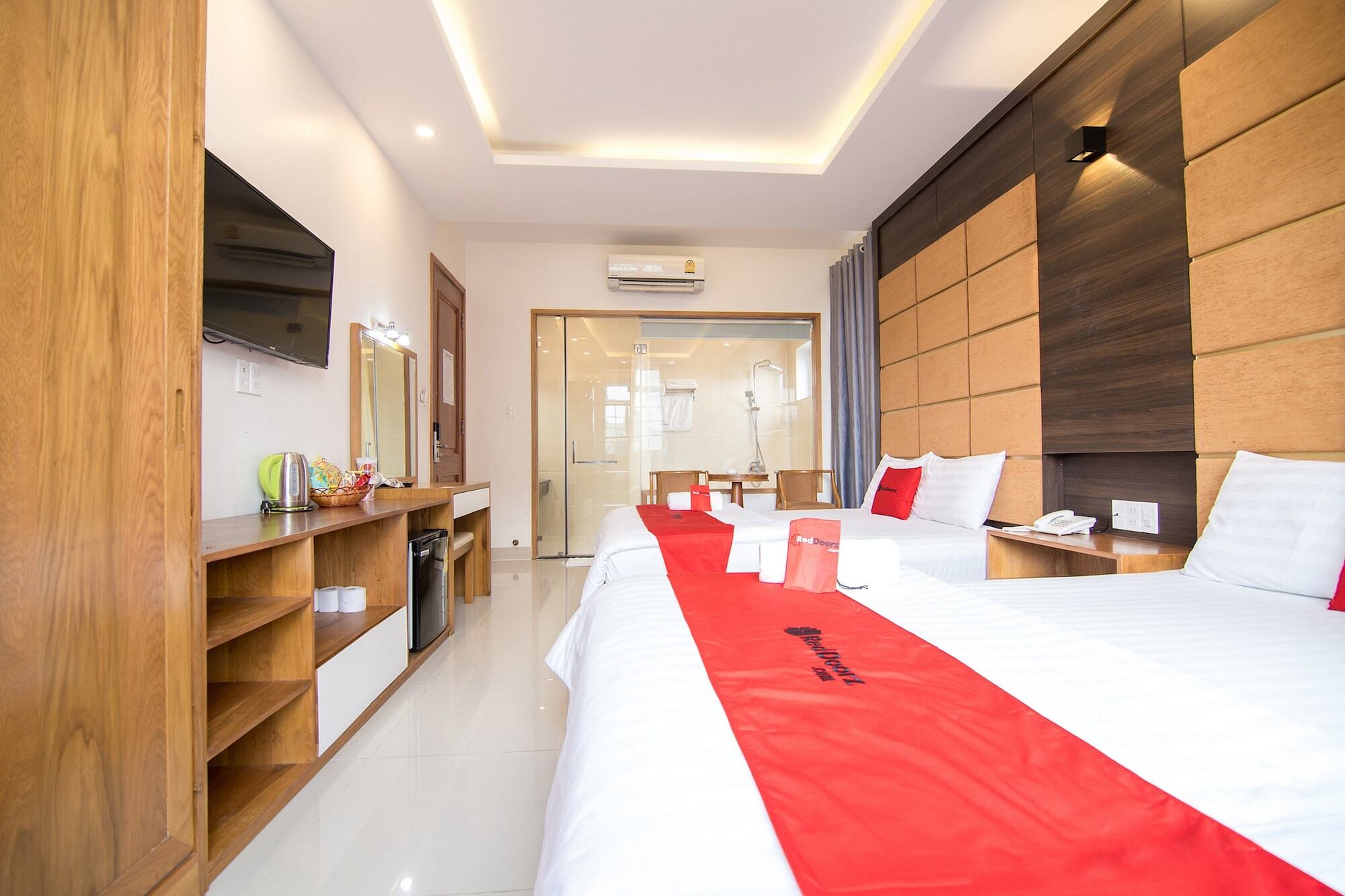 Reddoorz Plus Near Lotte Mart Cong Hoa Ho Şi Min Dış mekan fotoğraf